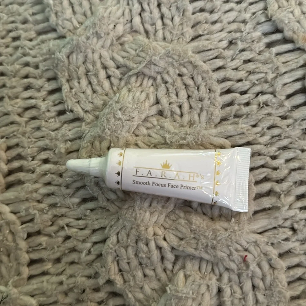 Mini Make-Up Bundle - Picture 4 of 11